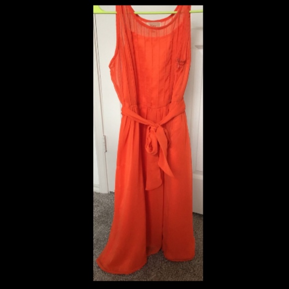 Francesca’s Sleeveless Dress - Picture 2 of 5